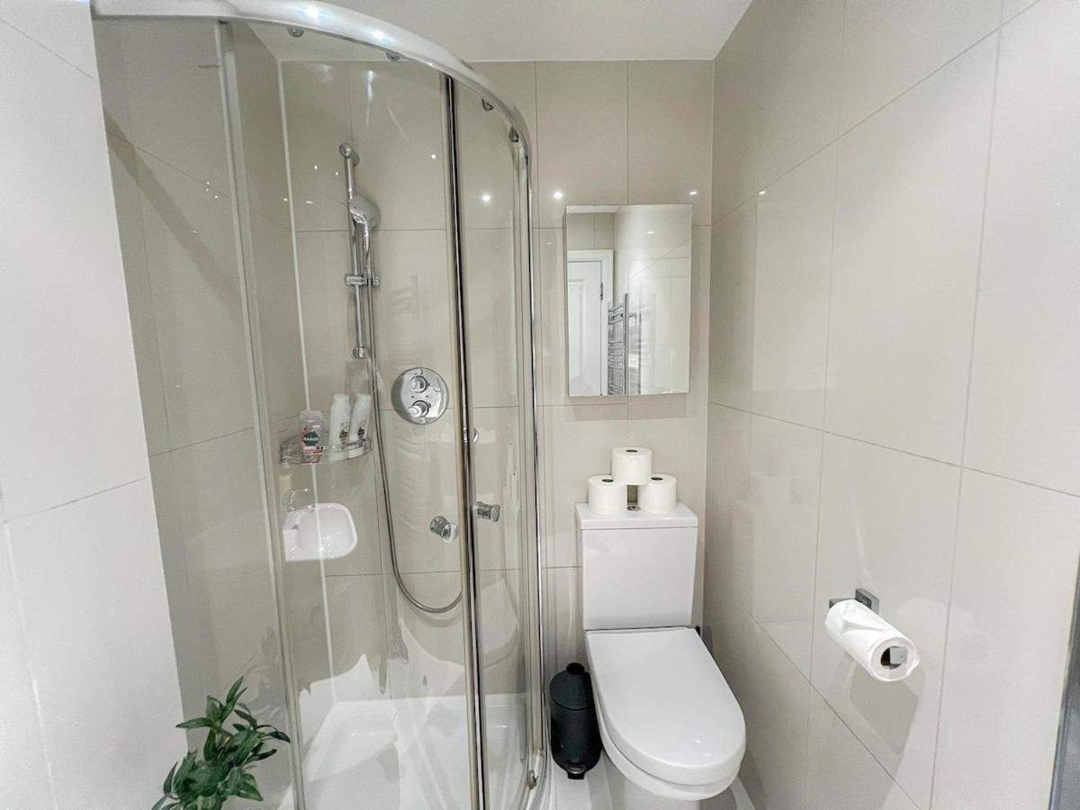 Apartment 3 Bedroom With Private Terrace In Pimlico, Westminster, Victoria *