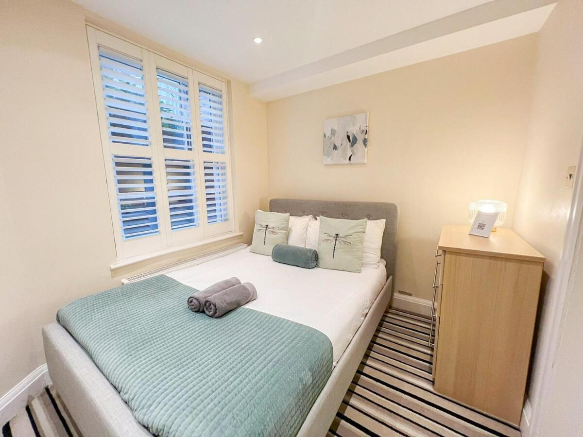 3 Bedroom With Private Terrace In Pimlico, Westminster, Victoria Apartment *