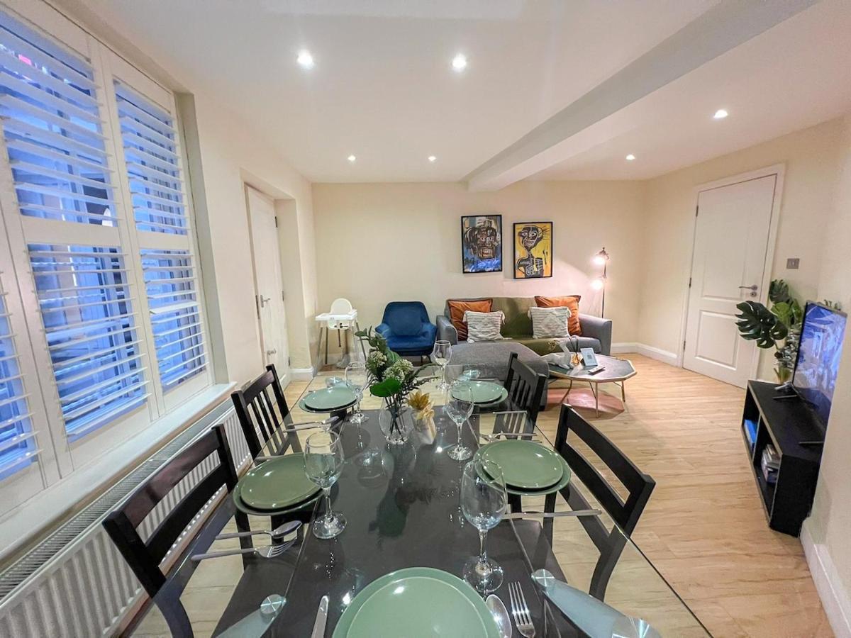 Apartment 3 Bedroom With Private Terrace In Pimlico, Westminster, Victoria